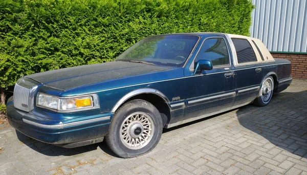 Neulehe Alemania Junio 2023 Sucio Circa 1995 Lincoln Town Car — Foto de Stock