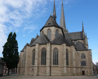 Wesel, Almanya - 8 Temmuz 2024 Willibrordi-Dom, 15. yüzyılda bir Alman katedrali. 2. Dünya Savaşı sırasında yok edildi. 1948 ve 1994 yılları arasında yeniden inşa edilmiştir. 