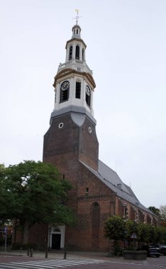 Hollanda, Nijkerk 'teki' Grote Kerk 'Orta Çağ' a dayanan ıslah olmuş bir kilise.. 