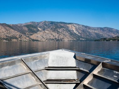 Chelan Gölü 'nün manzarası - Stehekin feribotu - Washington State, ABD