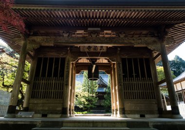 Shikokuchuo, Ehime Bölgesi, Japonya - 12 Nisan 2018 Sankakuji 'de, Shikoku hacının 65 numaralı tapınağı