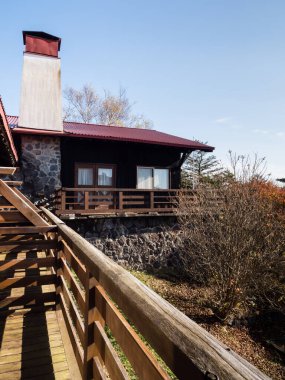 Kiyosato, Yamanashi Bölgesi, Japonya - 25 Ekim 2017: Tarihi Seisenryo Pansiyonu 'nun balkonundan görüş