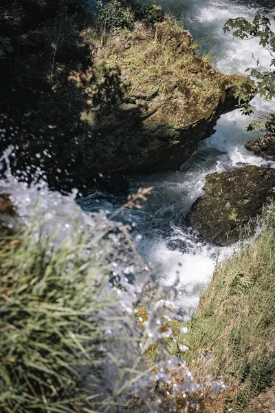 Piękna Rzeka Korana Przechodząca Przez Skalisty Kanion Wsi Rastoke Chorwacja — Zdjęcie stockowe