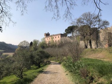 Castello dei Maltraverso İtalya 'nın Vicenza eyaletinde yer alan bir ortaçağ şatosudur.. 