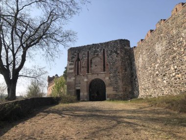 Castello dei Maltraverso İtalya 'nın Vicenza eyaletinde yer alan bir ortaçağ şatosudur.. 