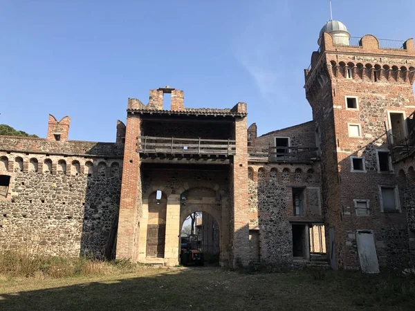 Castello Dei Maltraverso Είναι Ένα Μεσαιωνικό Κάστρο Που Βρίσκεται Στο — Φωτογραφία Αρχείου