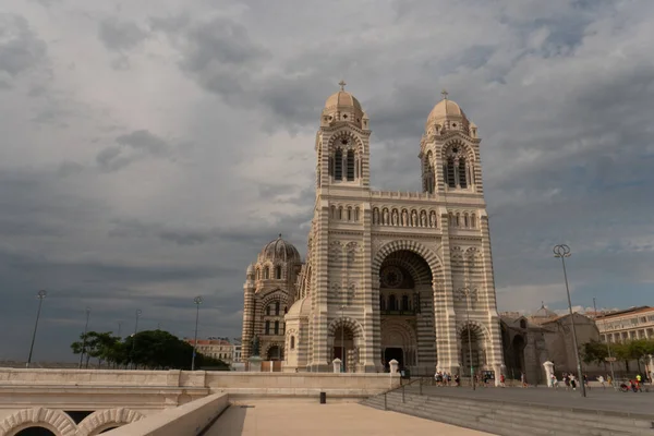 Marsilya Katedrali, Marsilya 'da bulunan bir Roma Katolik katedralidir. Yüksek kalite fotoğraf