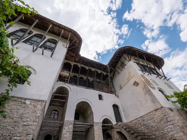 İskenduli Evi. Bir Otthoman-Hera, Girokaster 'daki evi restore etti. Yüksek kalite fotoğraf