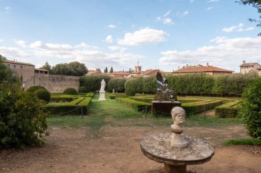Horti Leonini, San Quirico dOrcia, Toskana 'nın göbeğinde güzel tasarlanmış bir Rönesans bahçesi.. 