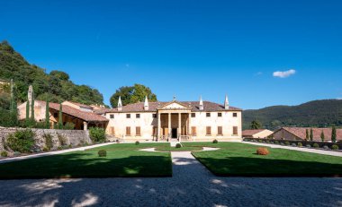 Villa Priuli Lazzarini Tarihsel İtalyan Venedik mimarisinin çarpıcı bir örneği. Tarih, sanat ve italyan mirası aşıkları için mükemmel. Yüksek kalite fotoğraf