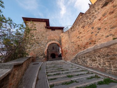  Porta Tuderte, Porta del Borgo ya da Porta del Cerro olarak da bilinir. Yüksek kalite fotoğraf