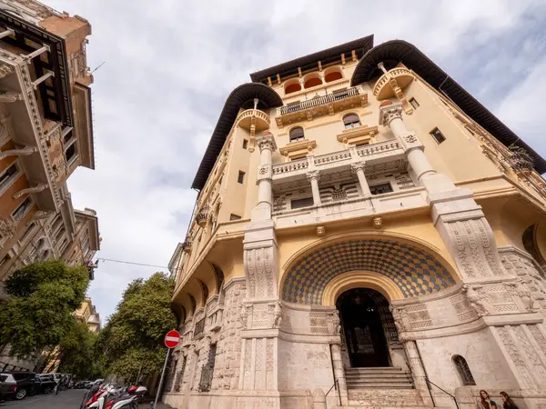 Roma 'nın Coppede Bölgesi Eklektik Mimari Başyapıtı İtalya' da. Yüksek kalite fotoğraf