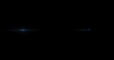 Yanıp sönen optik bir merceğin ışık efekti, parlak bir güneş ışığı ve parlak ışıklar. 4k video
