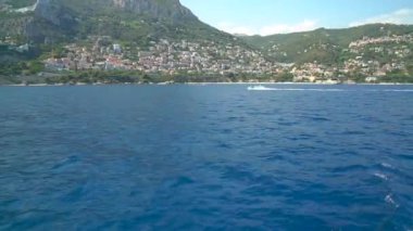 Jet ski ve Monte Carlo kıyıları mimari ve doğa ile