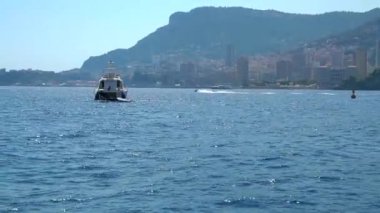 Jet ski ve Monte Carlo kıyıları mimari ve doğa ile