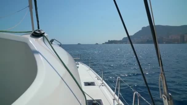 Bord Eines Katamarans Richtung Monte Carlo — Stockvideo