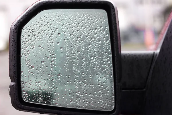 Gocce Pioggia Sullo Specchio Laterale Dell Auto Sul Lato Del — Foto Stock