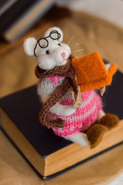 Decorative felted toy mouse rat reading a book, handmade toys clipart