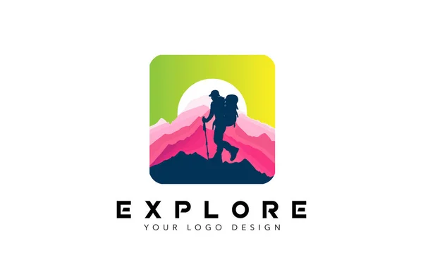 Adventure Exploring Logo Design Concept Escursionista Design Logo Escursionistico Con — Vettoriale Stock