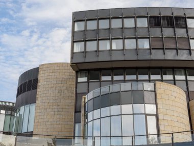 Almanya 'nın Ren Nehri kıyısında Düsseldorf şehri.