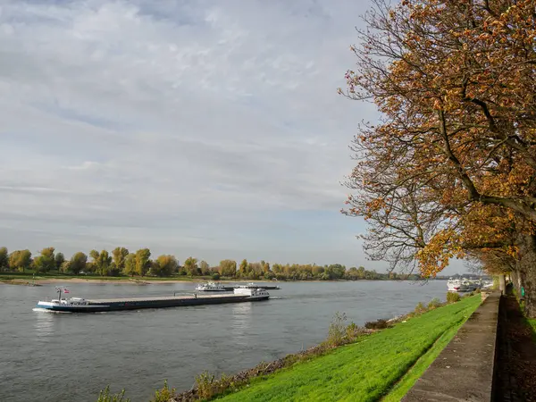Almanya Nın Ren Nehri Kıyısında Düsseldorf Şehri — Stok fotoğraf