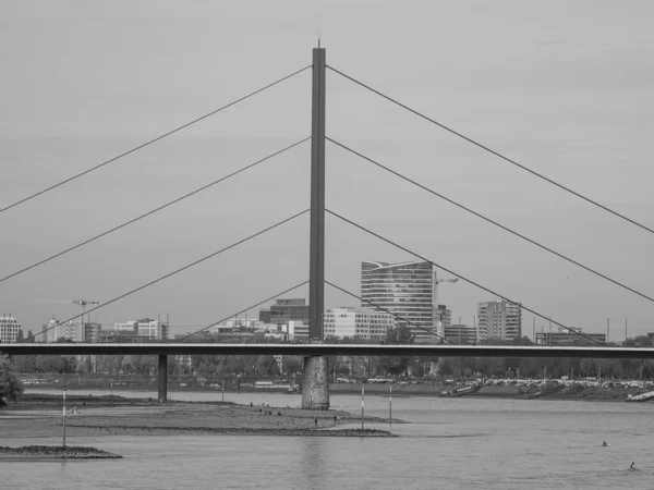 Miasto Dusseldorf Nad Rzeką Rhine Niemczech — Zdjęcie stockowe