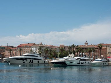 Akdeniz 'deki Korsika Adası