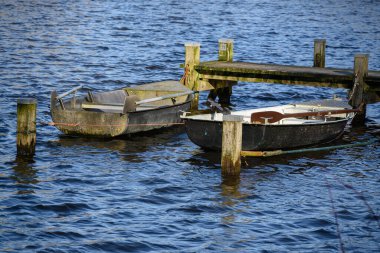 Kış zamanı Westphalia 'da küçük bir göl