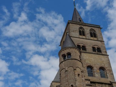 Almanya 'daki Moselle nehrinin Trier kenti.