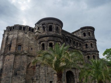Almanya 'daki Moselle nehrinin Trier kenti.