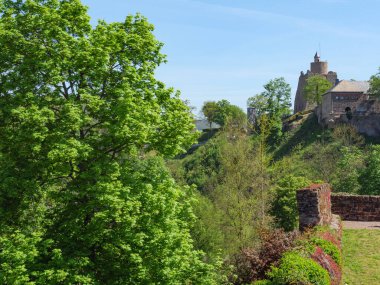 Saarburg 'da küçük bir şehir, Almanya' da saar nehrinde.