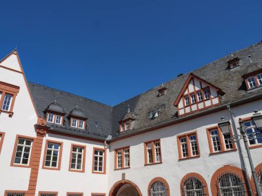 Saarburg 'da küçük bir şehir, Almanya' da saar nehrinde.