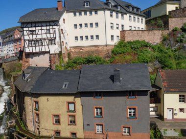 Saarburg 'da küçük bir şehir, Almanya' da saar nehrinde.