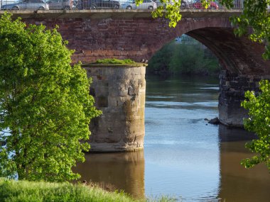 Almanya 'daki Moselle nehrinin Trier kenti.