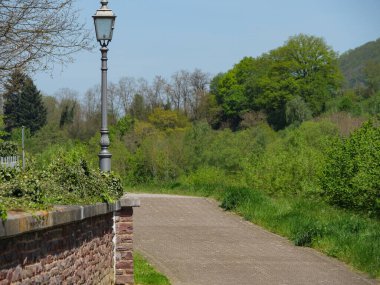 Saarburg 'da küçük bir şehir, Almanya' da saar nehrinde.