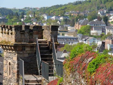 Saarburg 'da küçük bir şehir, Almanya' da saar nehrinde.