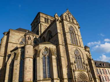 İlkbahar zamanı Lüksemburg şehri