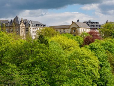 İlkbahar zamanı Lüksemburg şehri