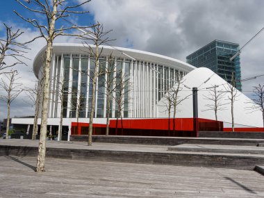 İlkbahar zamanı Lüksemburg şehri