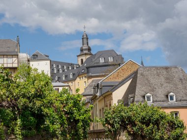İlkbahar zamanı Lüksemburg şehri