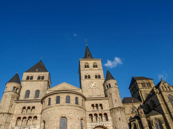 İlkbahar zamanı Lüksemburg şehri