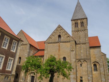 Yazın başında Ochtrup yakınlarındaki Alman Muensterland 'inde.