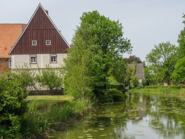 Yazın başında Ochtrup yakınlarındaki Alman Muensterland 'inde.