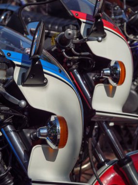Eski motosikletlerin birçok ayrıntısı
