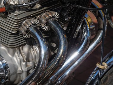 Eski motosikletlerin birçok ayrıntısı