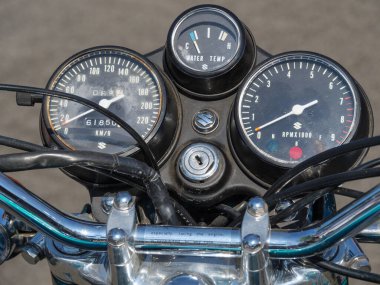 Eski motosikletlerin birçok ayrıntısı