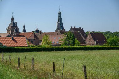 Alman Muensterland 'indeki Raesfeld köyü.