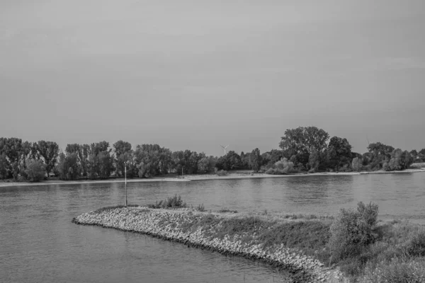 夏は三つの川で — ストック写真