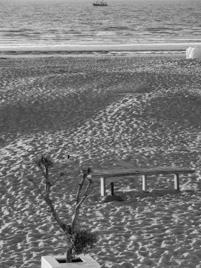 Belçika 'da De Haan plajında gün batımı