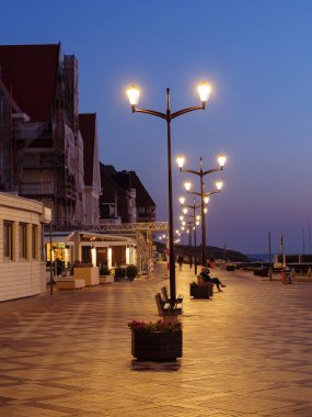 De Haan 'da yaz akşamı Kuzey Denizi' nde Belçika 'da